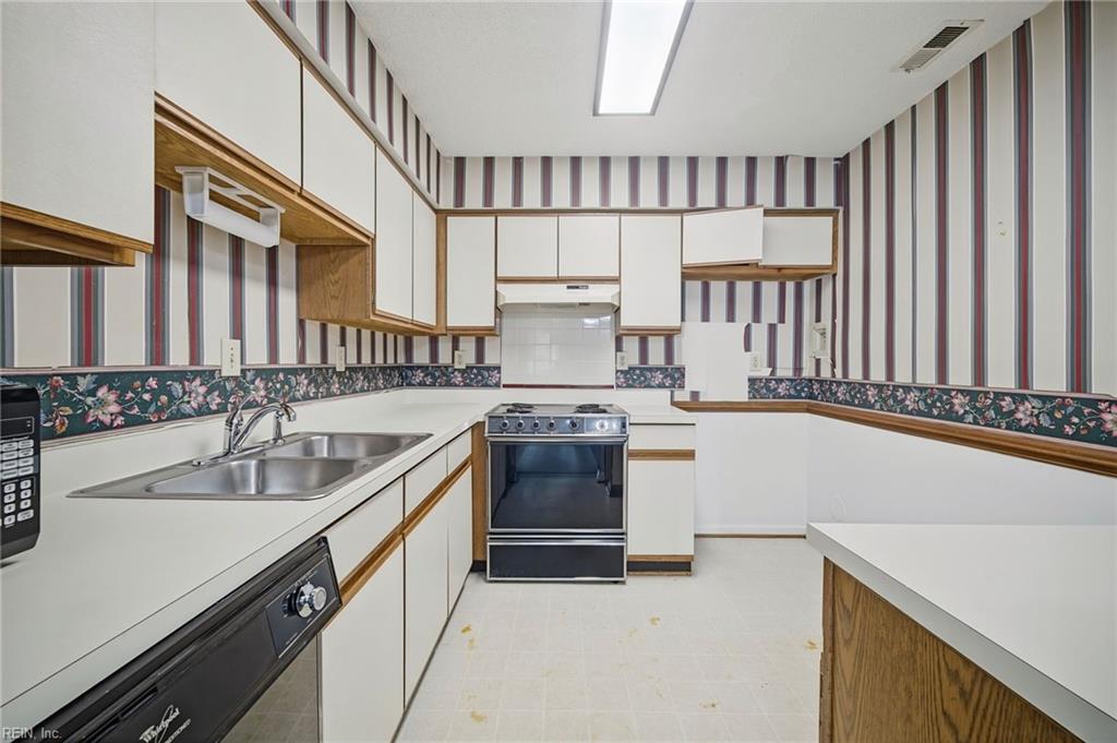1013 Saint Andrews Way Property Photo 13