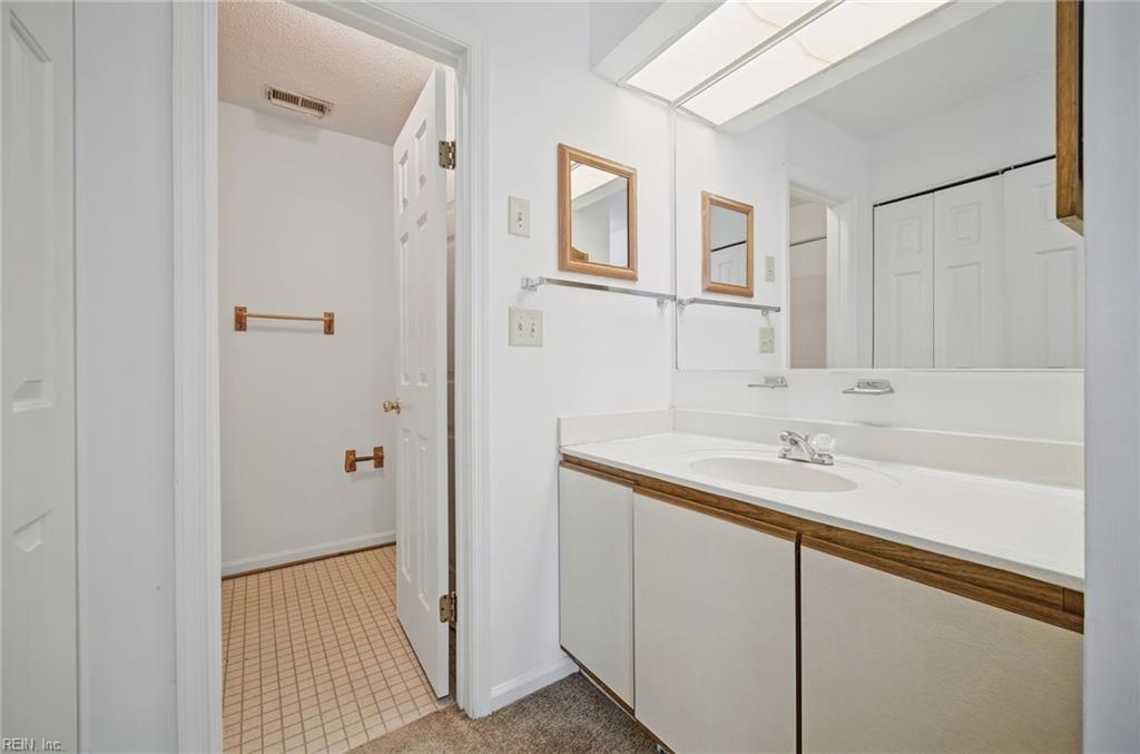 1013 Saint Andrews Way Property Photo 24