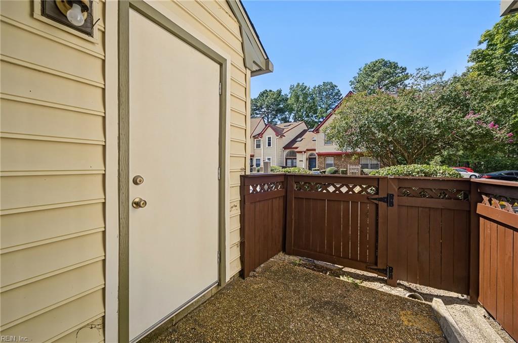 1013 Saint Andrews Way Property Photo 27