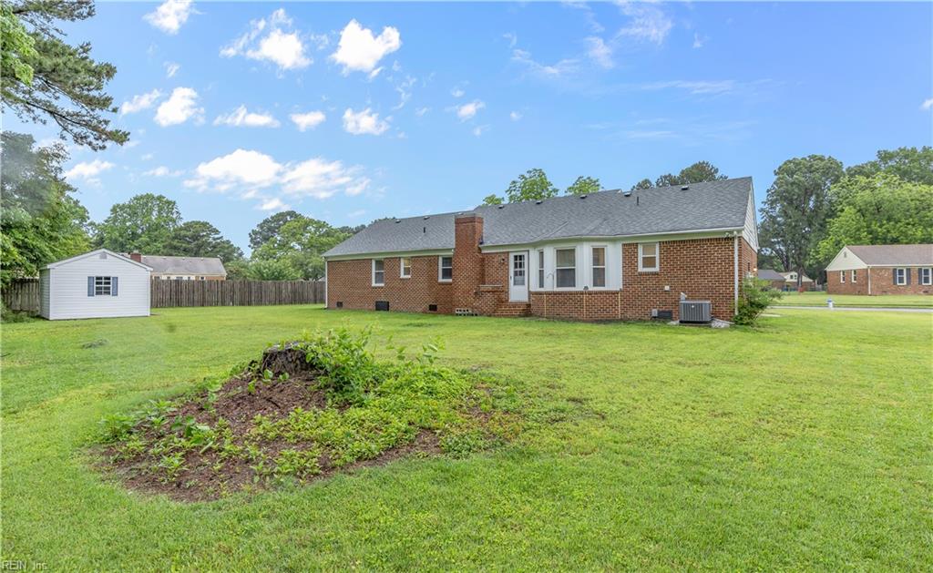 631 Luray Ter Property Photo 2