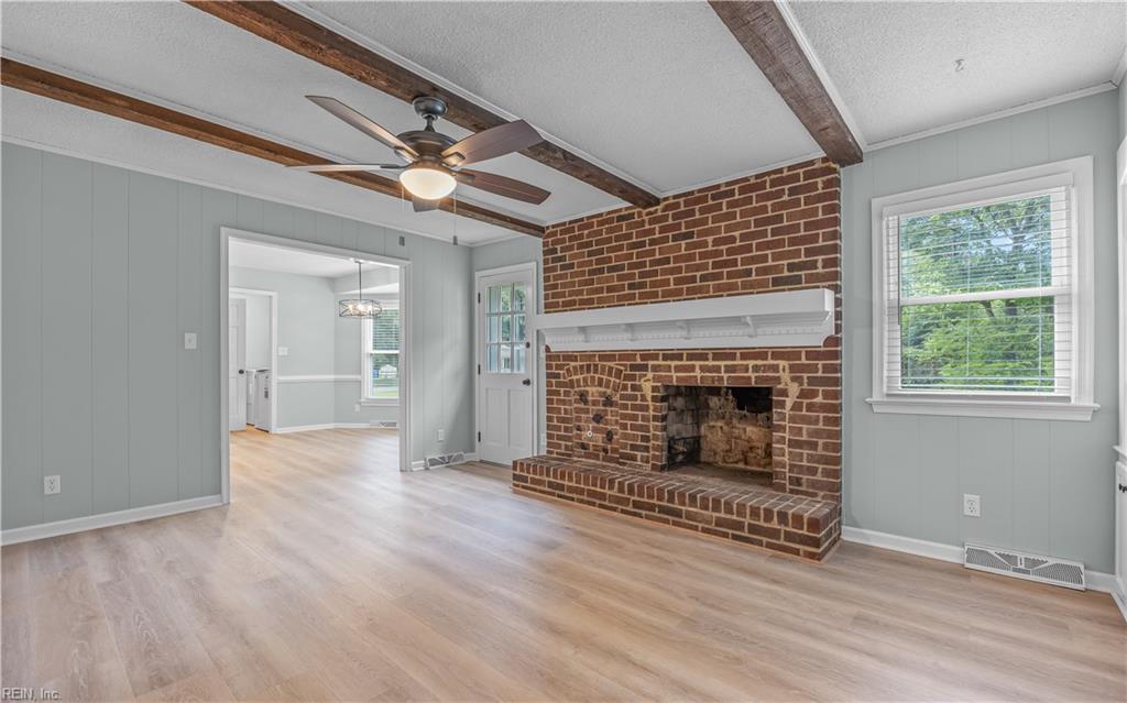 631 Luray Ter Property Photo 4