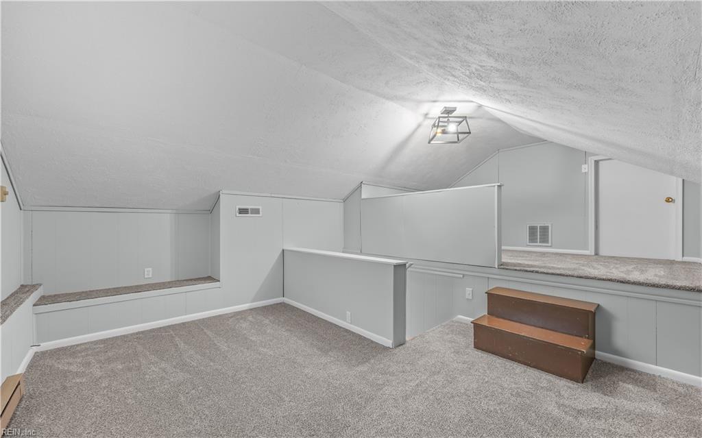 631 Luray Ter Property Photo 11