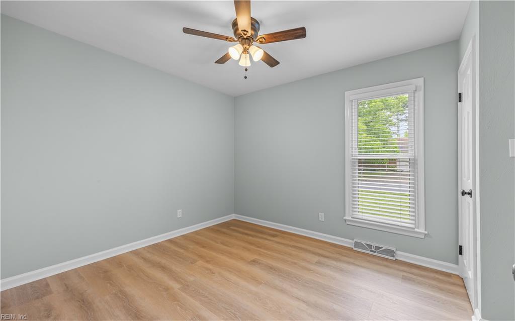 631 Luray Ter Property Photo 14