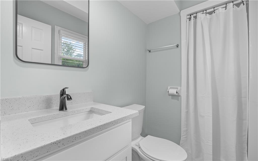 631 Luray Ter Property Photo 17