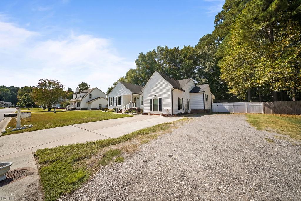 809 Haskins Dr Property Photo 2