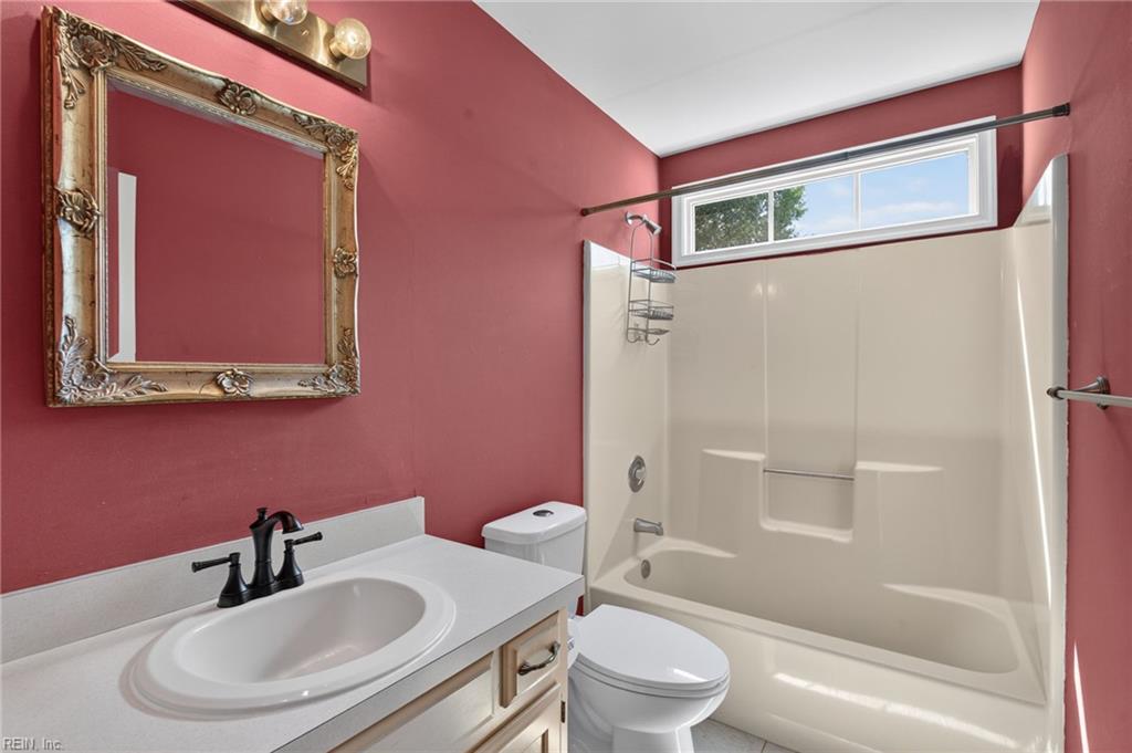 305 Clipper Creek Ln Property Photo 29