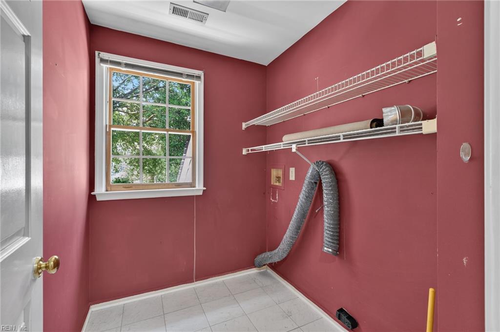 305 Clipper Creek Ln Property Photo 41