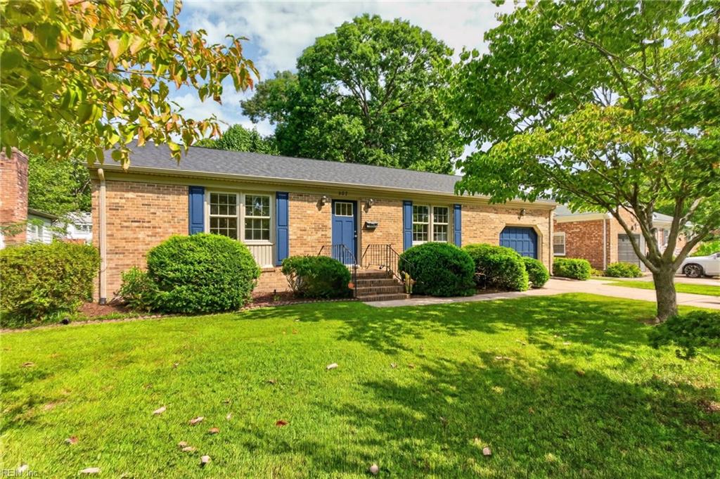 607 Beacon CT