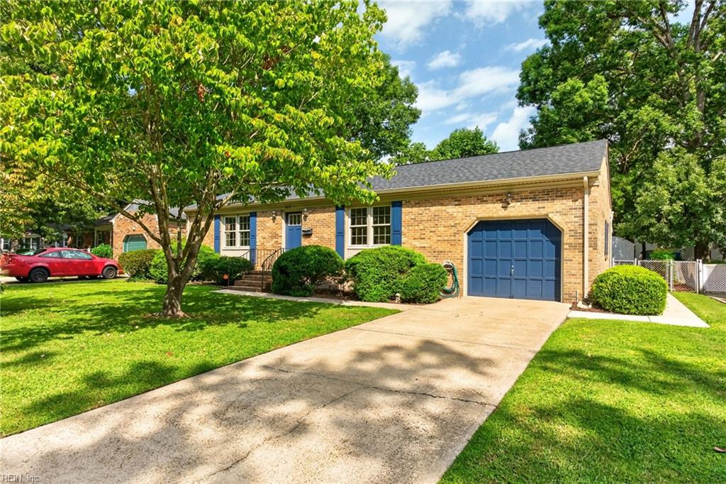 607 Beacon Ct Property Photo 2