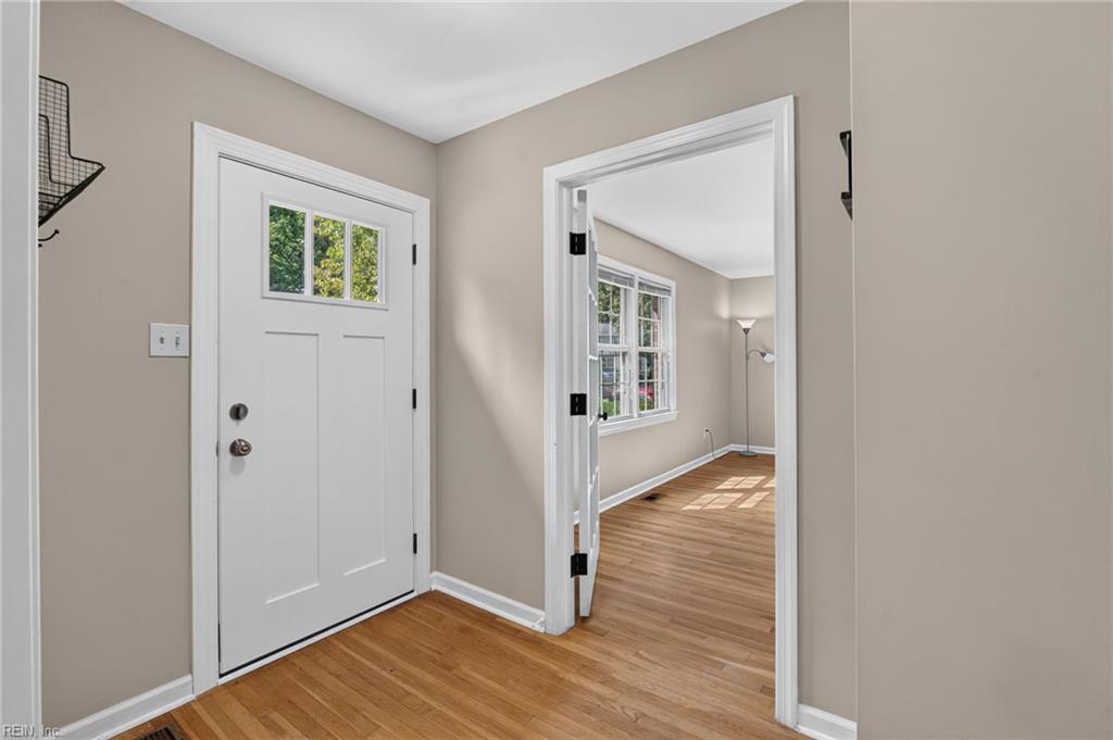 607 Beacon Ct Property Photo 4