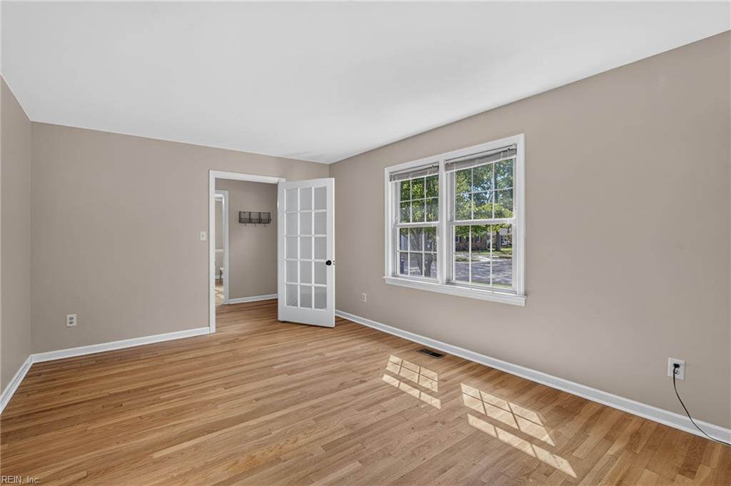 607 Beacon Ct Property Photo 5