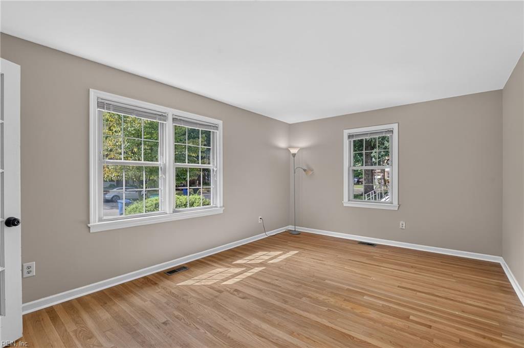 607 Beacon Ct Property Photo 6