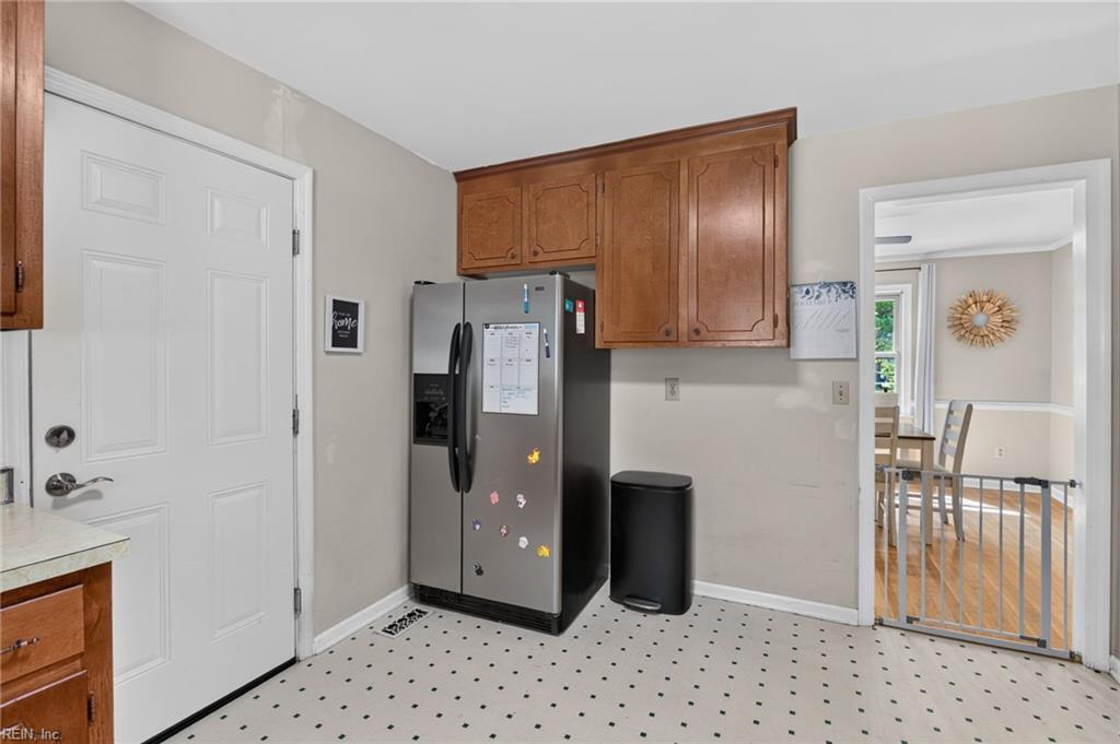 607 Beacon Ct Property Photo 15