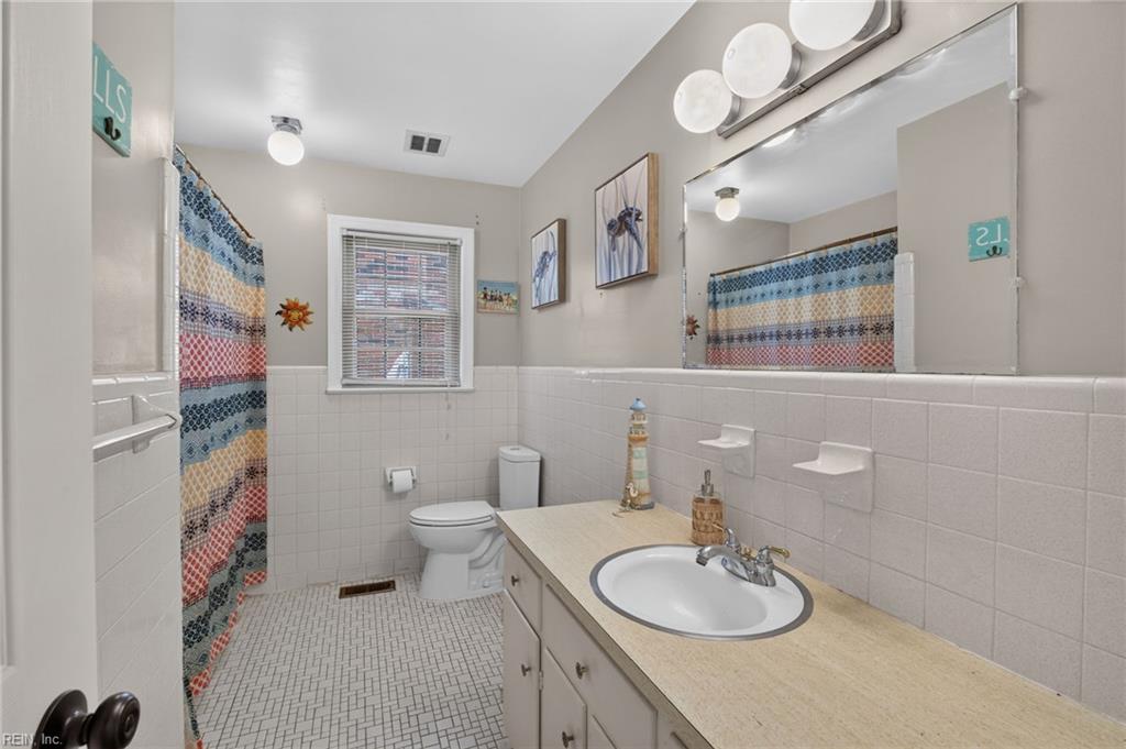 607 Beacon Ct Property Photo 18