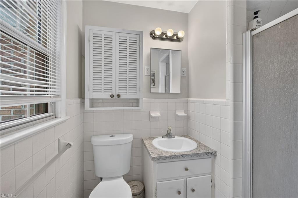 607 Beacon Ct Property Photo 23
