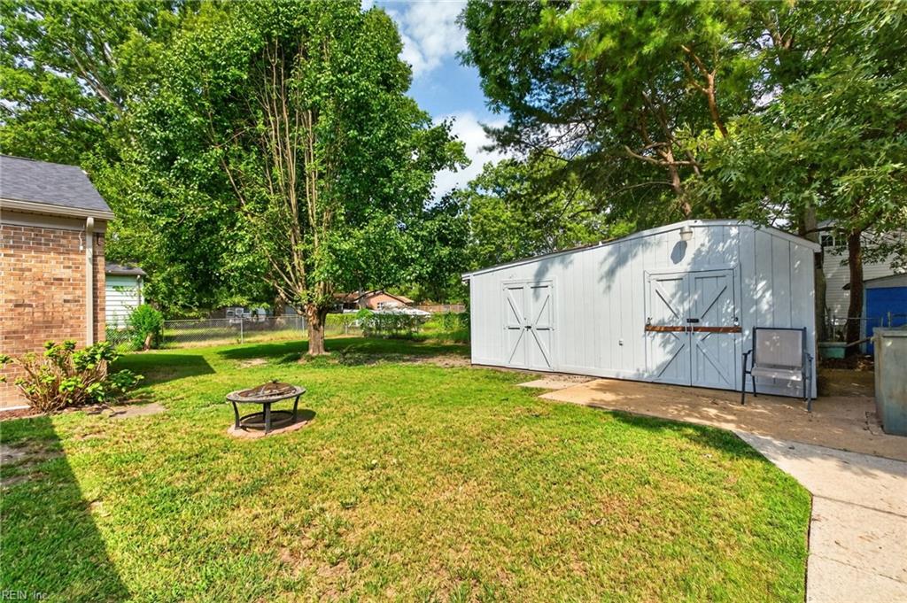 607 Beacon Ct Property Photo 25
