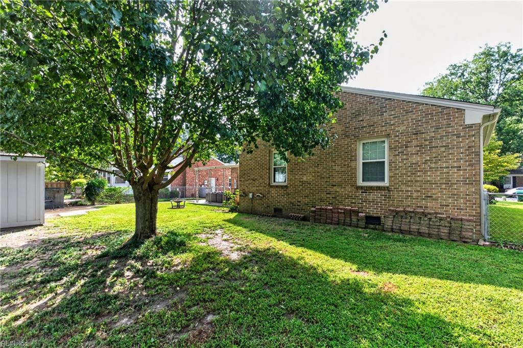 607 Beacon Ct Property Photo 28