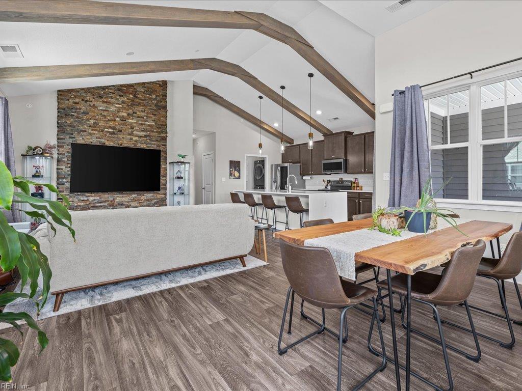311 Fishers CT