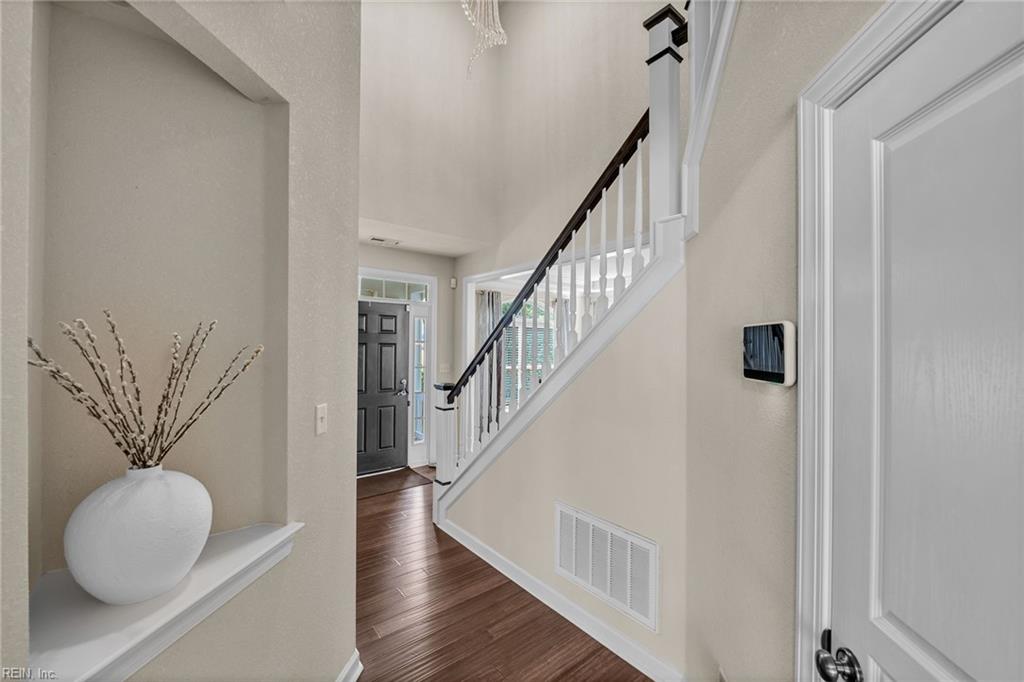 2404 Caitlan Loch Ln Property Photo 7