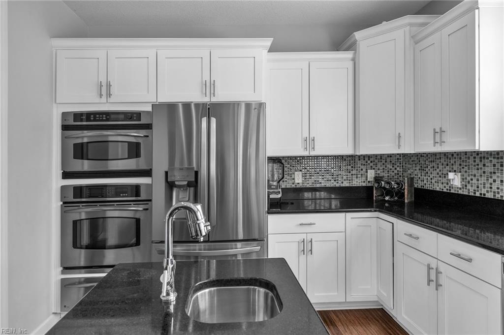 2404 Caitlan Loch Ln Property Photo 16