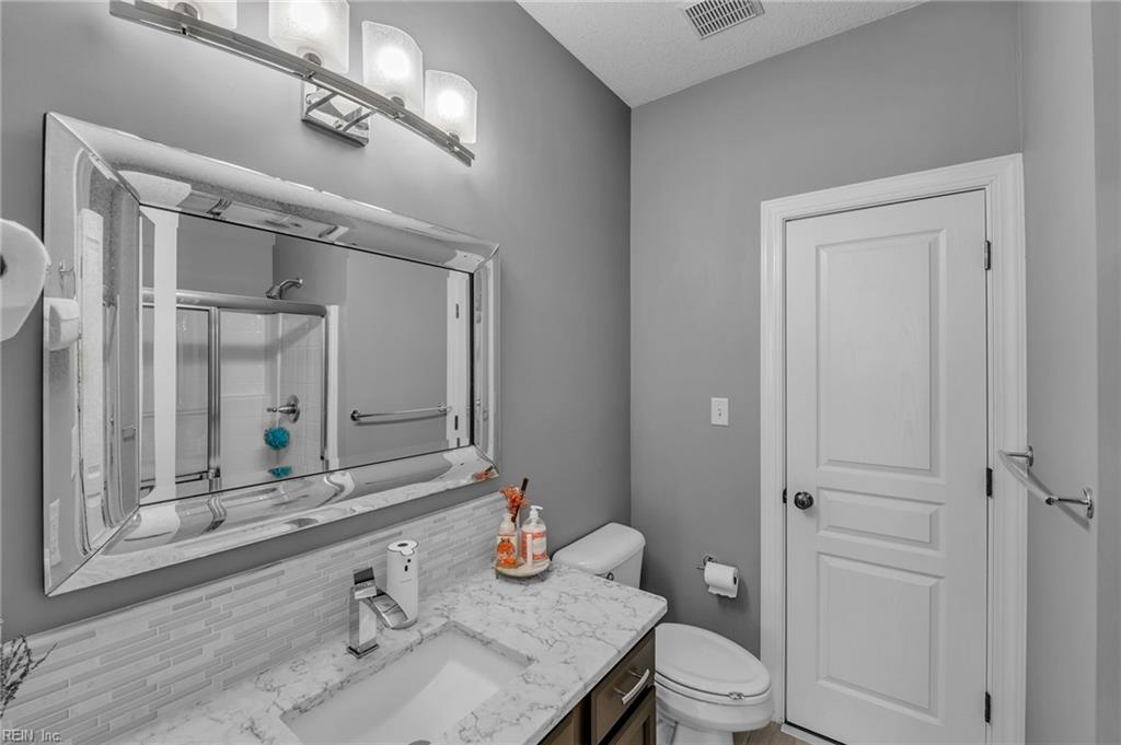 2404 Caitlan Loch Ln Property Photo 23