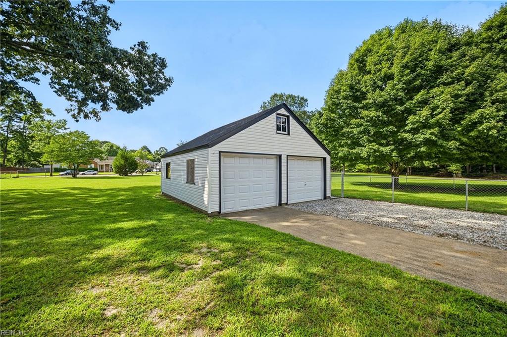 4057 Woodland Dr Property Photo 3