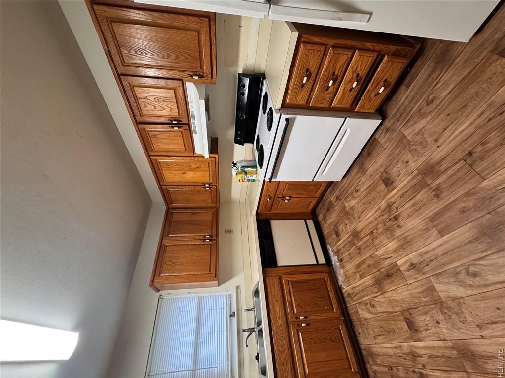 5670 Caxton Ct Property Photo 2