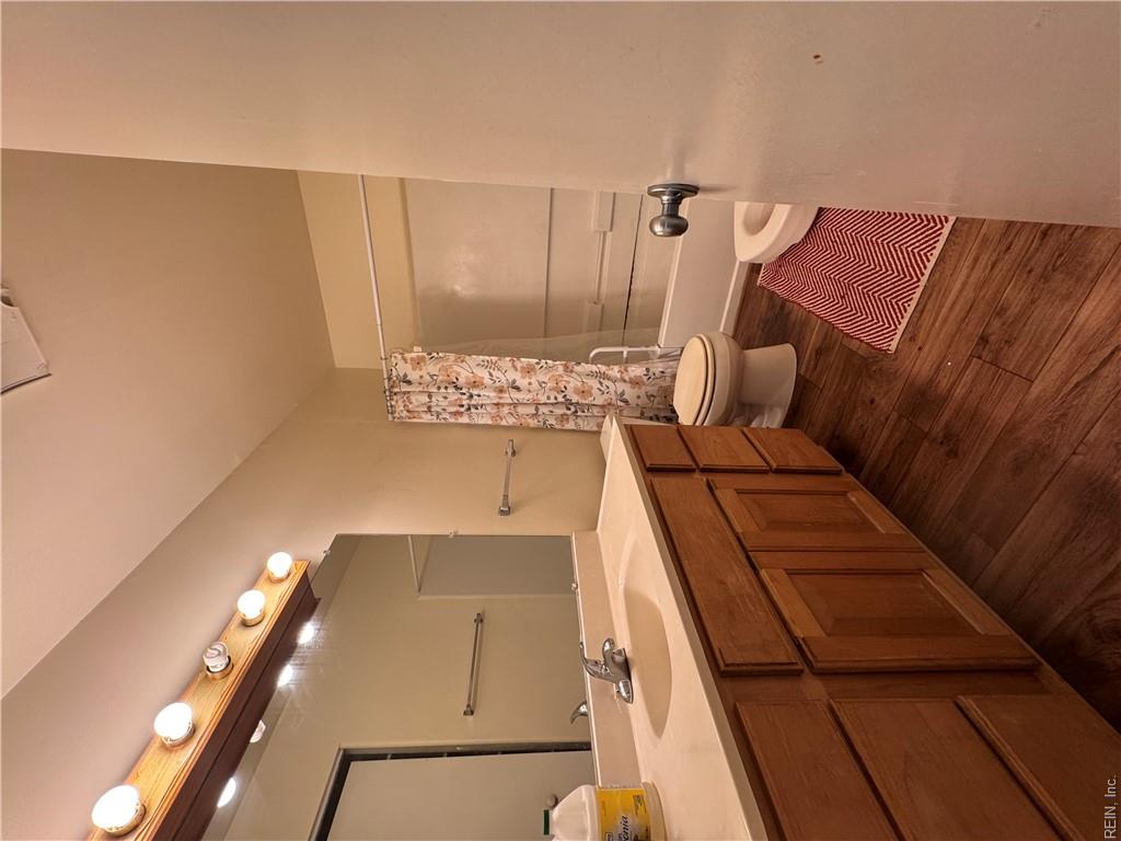 5670 Caxton Ct Property Photo 6