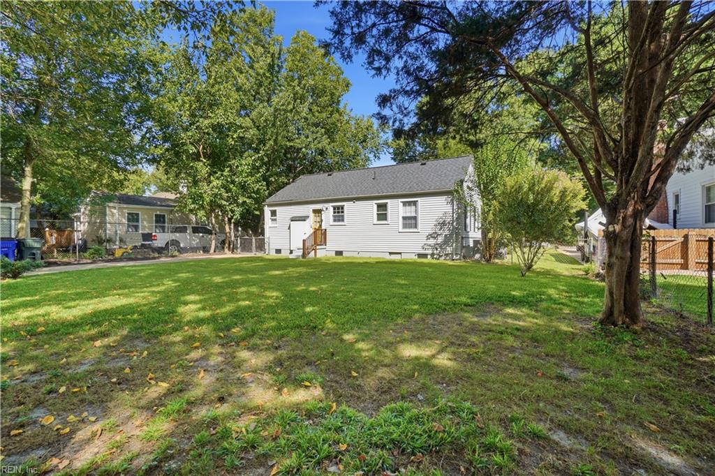 1433 Longwood Dr Property Photo 24