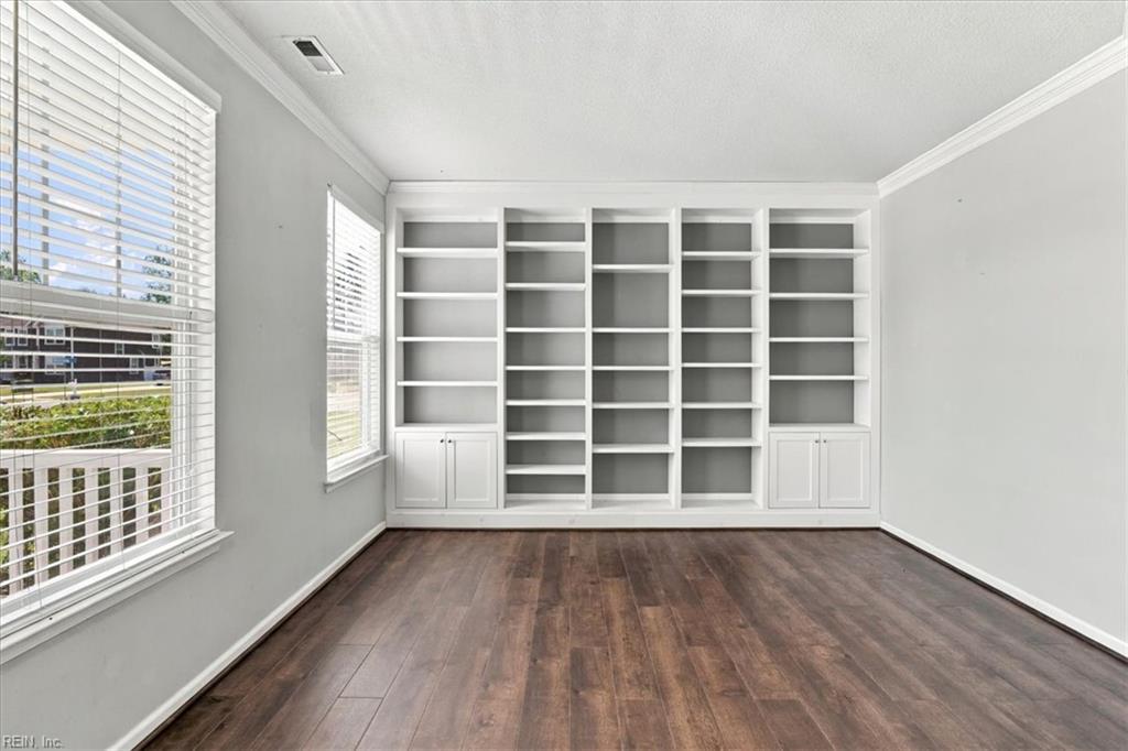 952 Checkerspot Way Property Photo 4