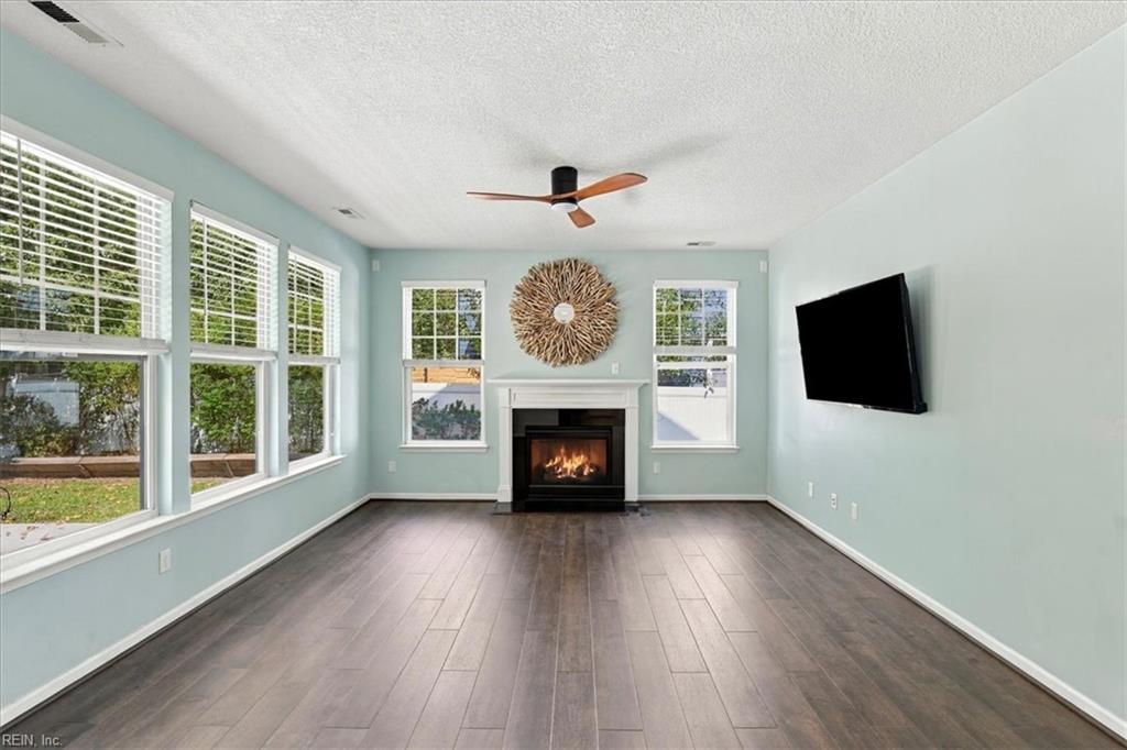 952 Checkerspot Way Property Photo 10