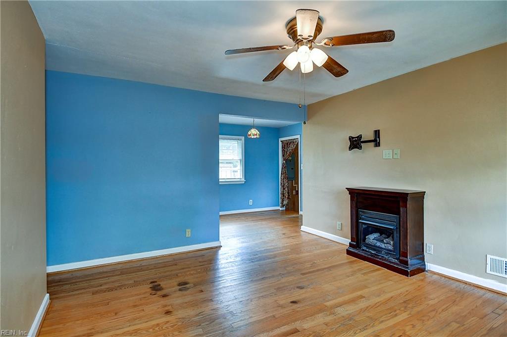 2905 Pinewood Dr Property Photo 3