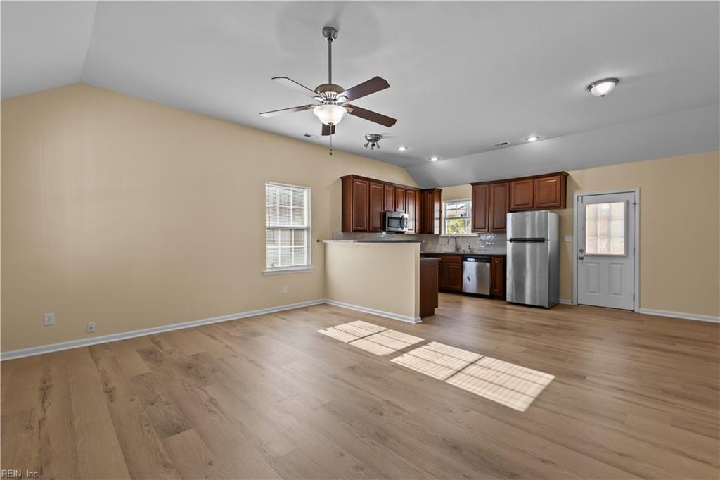 2845 Earlscourt Ave Property Photo 17