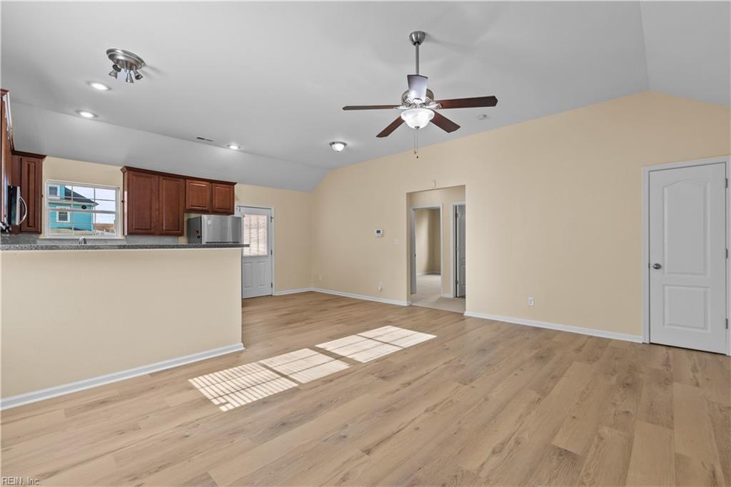 2845 Earlscourt Ave Property Photo 18