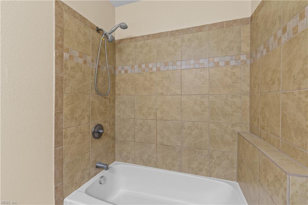 2845 Earlscourt Ave Property Photo 39