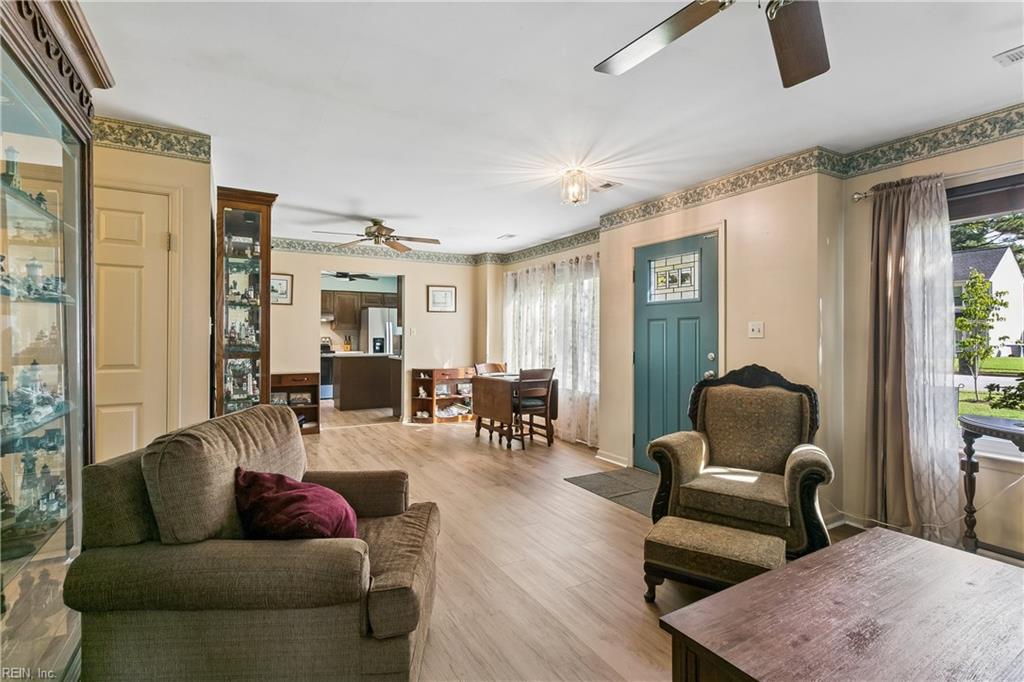 135 Springdale Way Property Photo 11