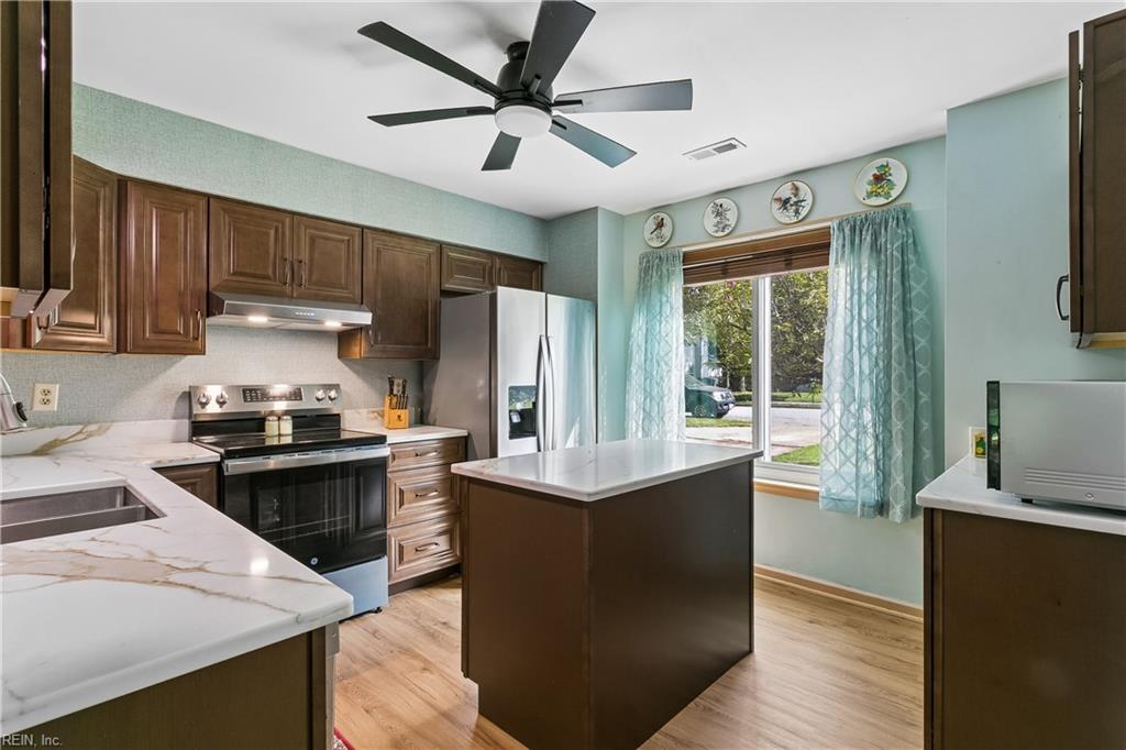 135 Springdale Way Property Photo 16