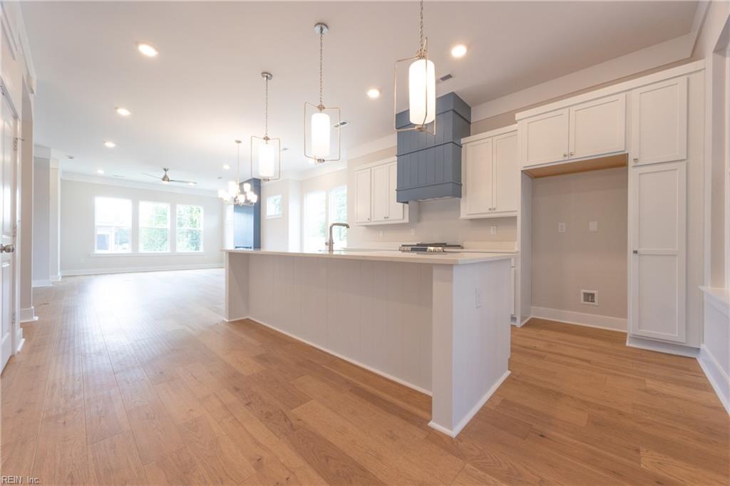 900 Jennings Ln Property Photo 11