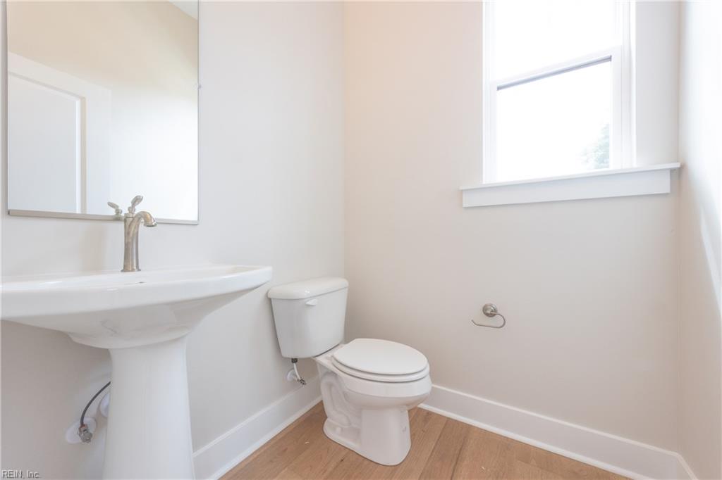 900 Jennings Ln Property Photo 13