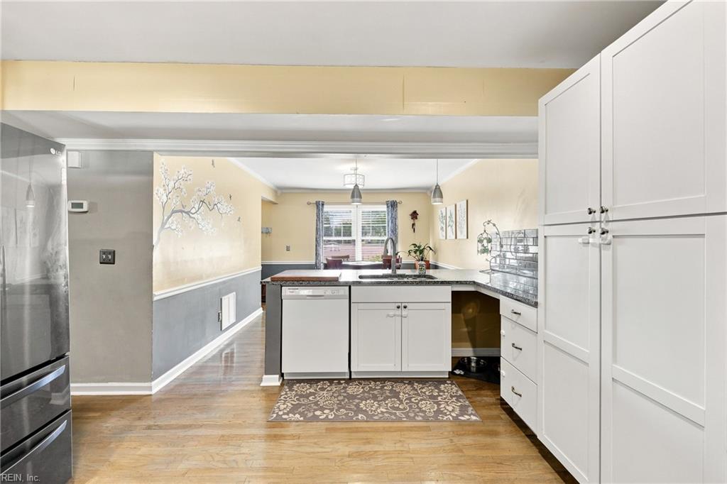 8 Fort Worth St Property Photo 7