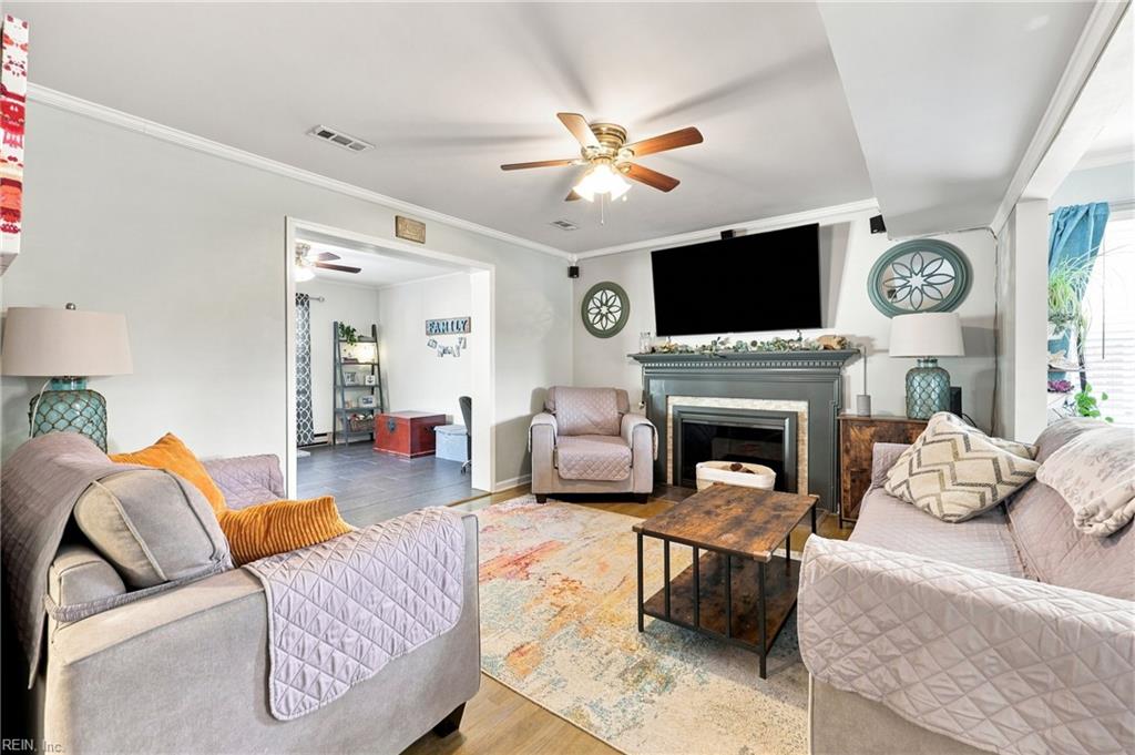 8 Fort Worth St Property Photo 15