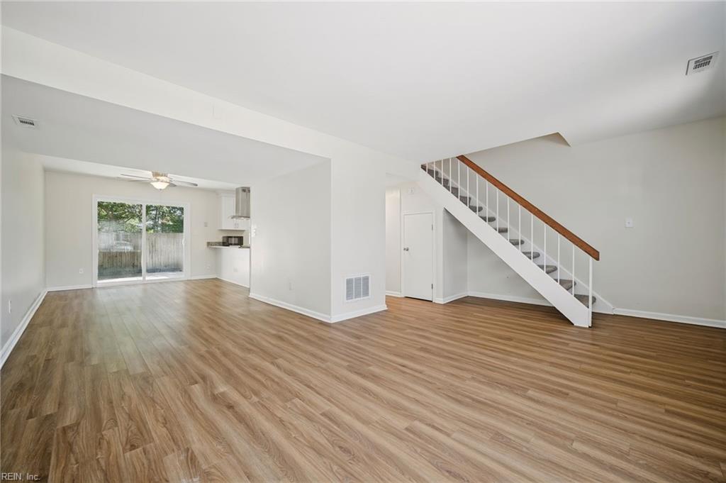 3228 Scarborough Way Property Photo 2