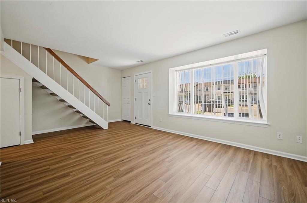 3228 Scarborough Way Property Photo 9