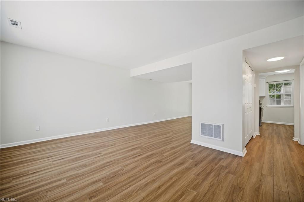 3228 Scarborough Way Property Photo 10