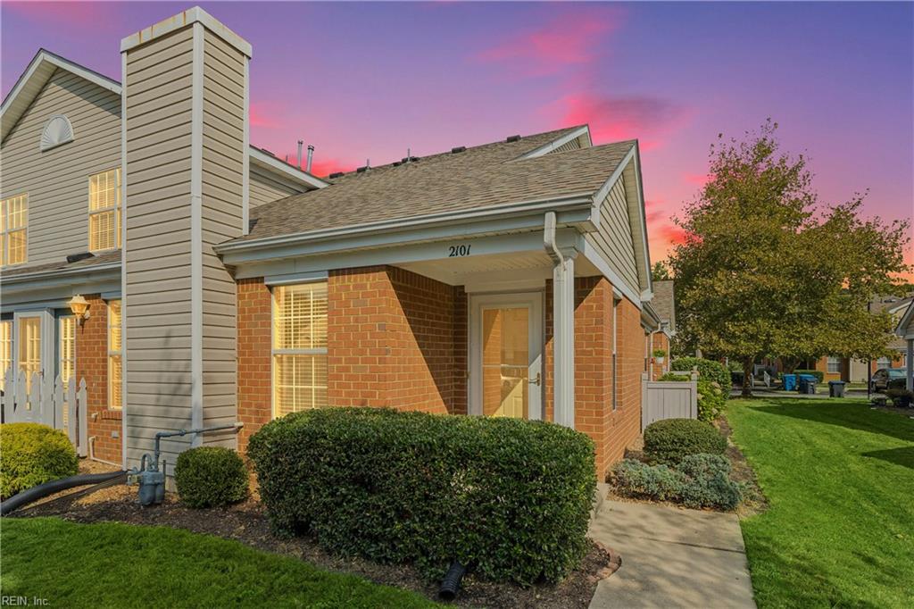 2101 Westgate Cir Property Photo 1