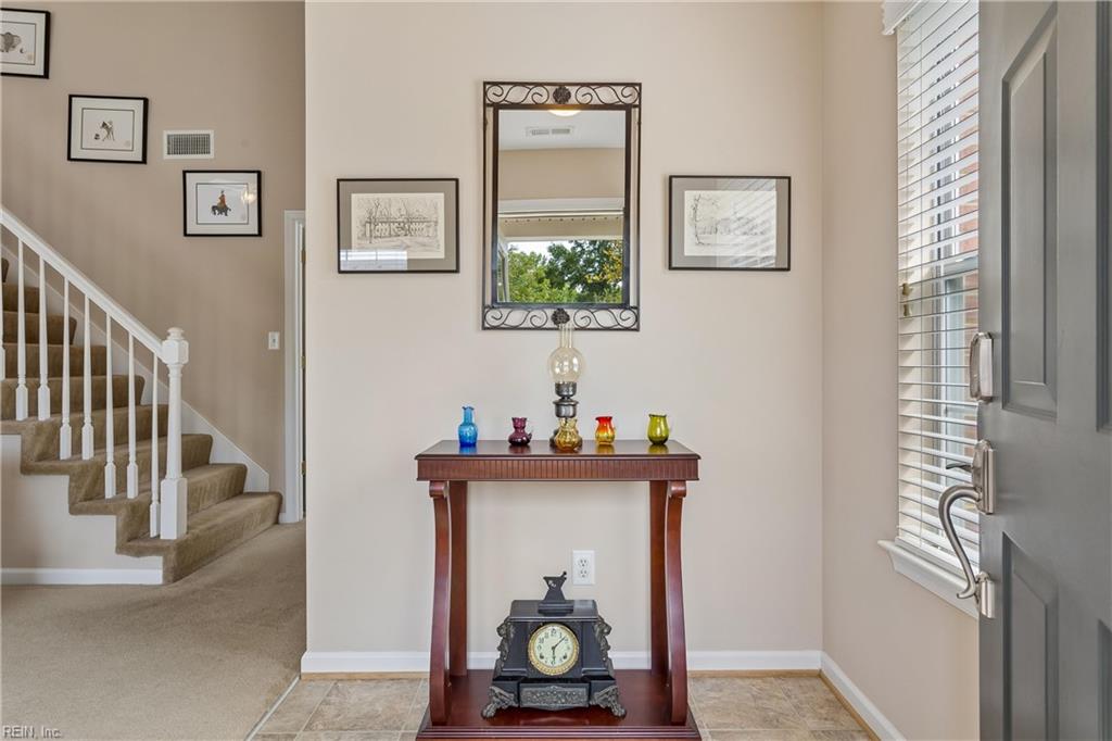 2101 Westgate Cir Property Photo 4