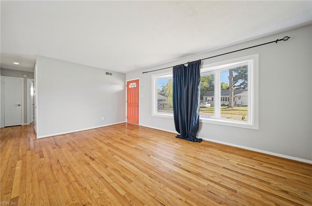 2225 Helsley Ave Property Photo 4