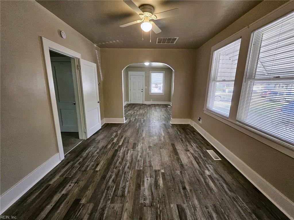 834 31st St Property Photo 5