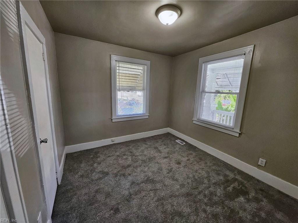 834 31st St Property Photo 8