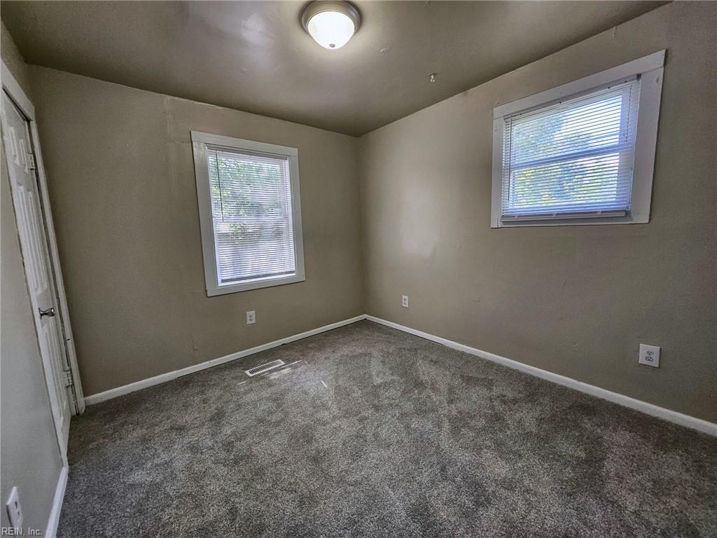 834 31st St Property Photo 12
